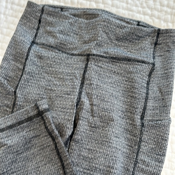 Lululemon Fast and Free high-rise tight 25” - Picture 3 of 3